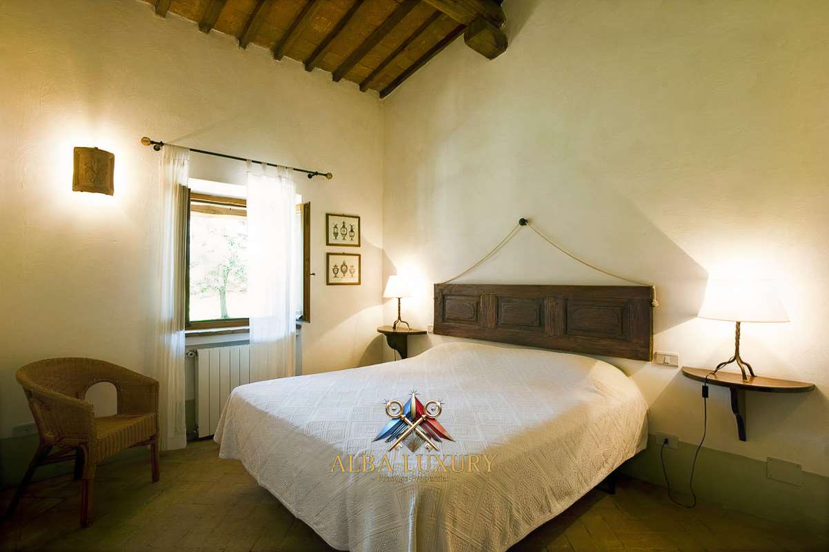 Villa Via Dori Alessandro, Italie, 1 800 m² - image 18