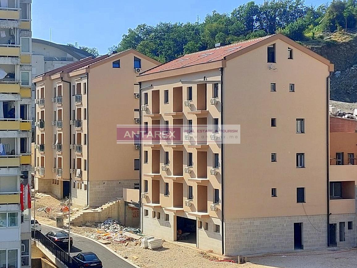 Appartement à Herceg-Novi, Monténégro, 54.3 m² - image 1