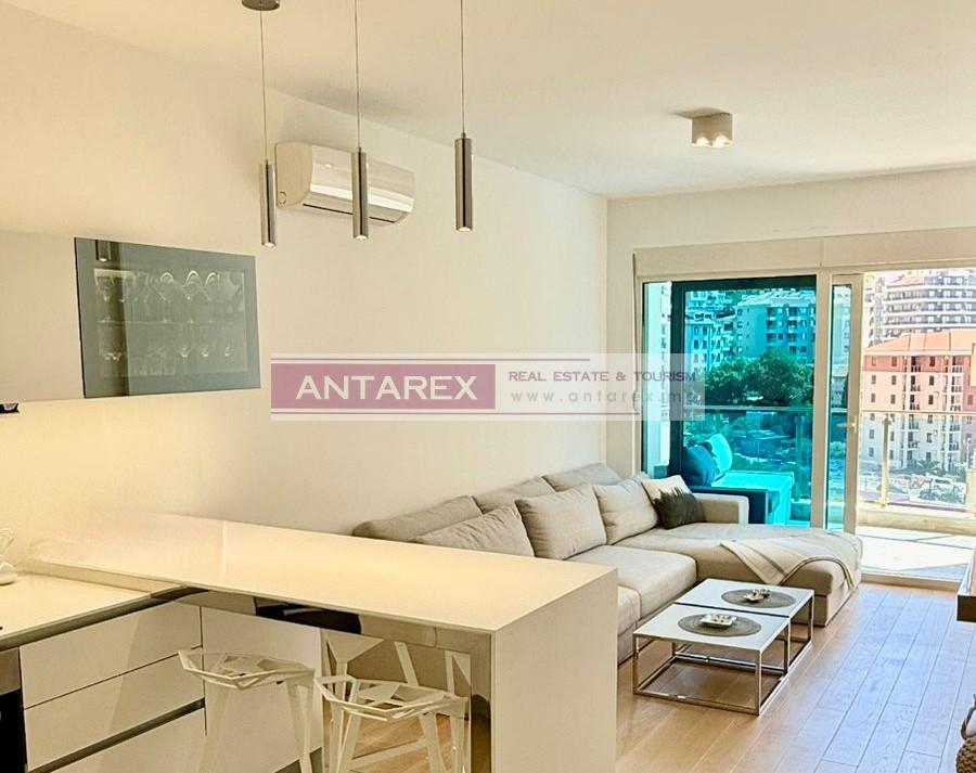 Appartement à Becici, Monténégro, 58 m² - image 1