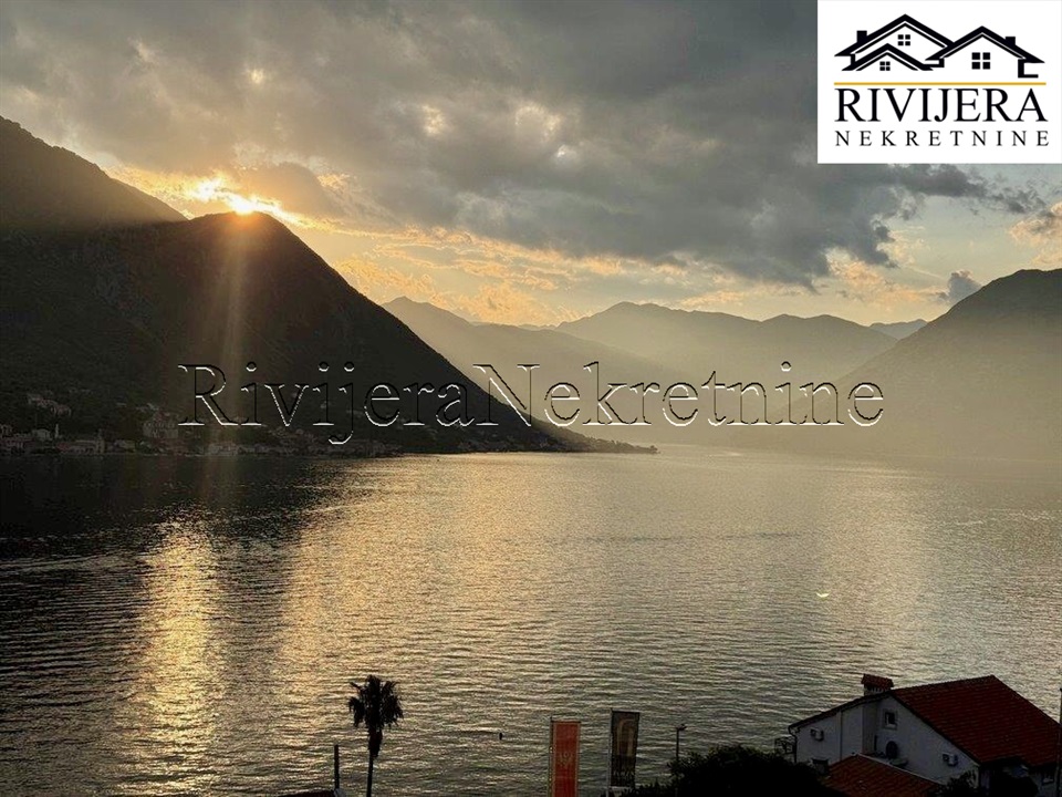 Appartement à Dobrota, Monténégro, 85 m² - image 1
