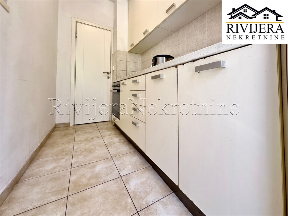 Flat in Dobrota, Montenegro, 59 m² - picture 3