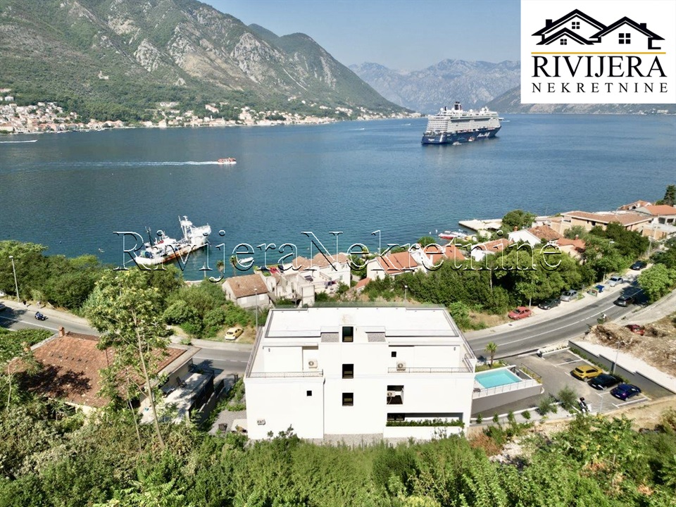Wohnung in Dobrota, Montenegro, 160 m² - Foto 1