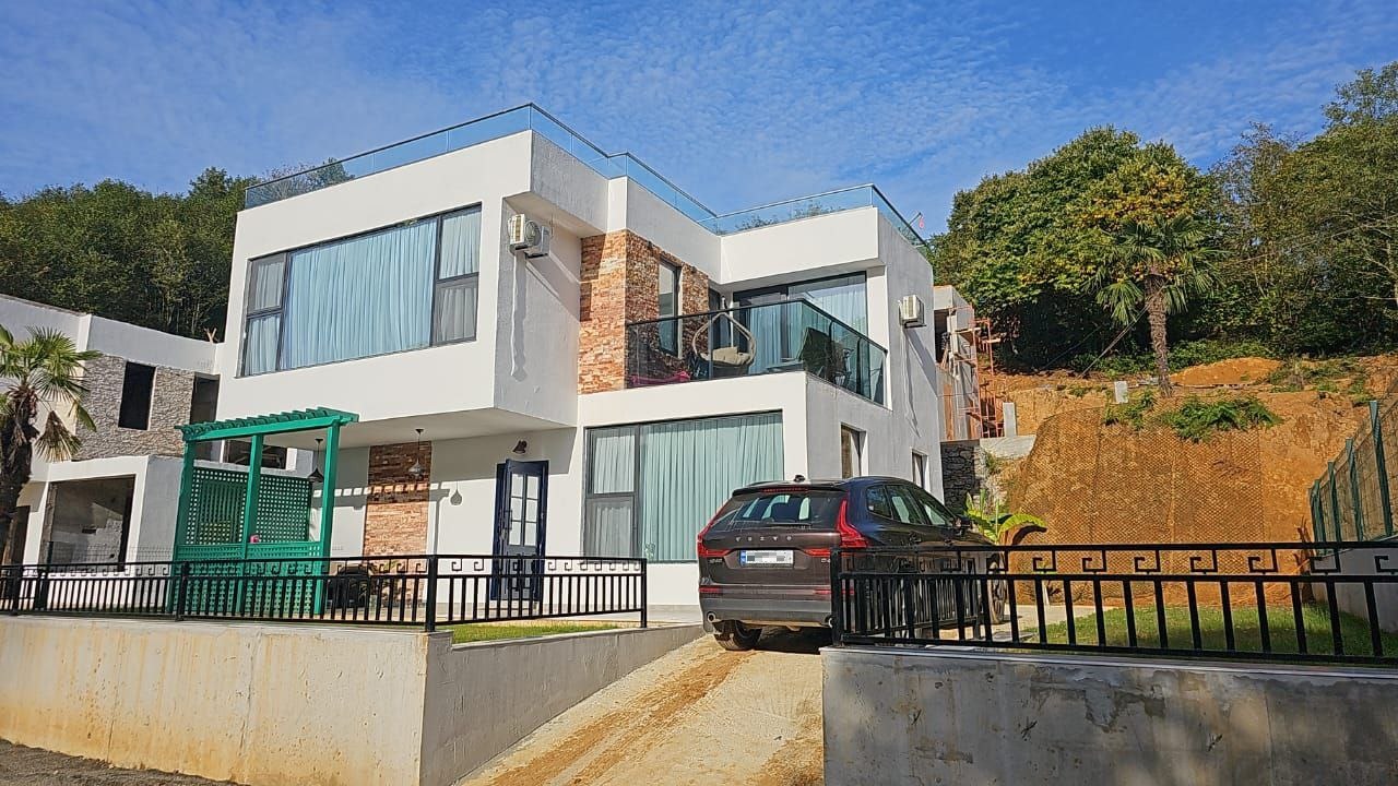 Villa à Batoumi, Géorgie, 152 m² - image 1