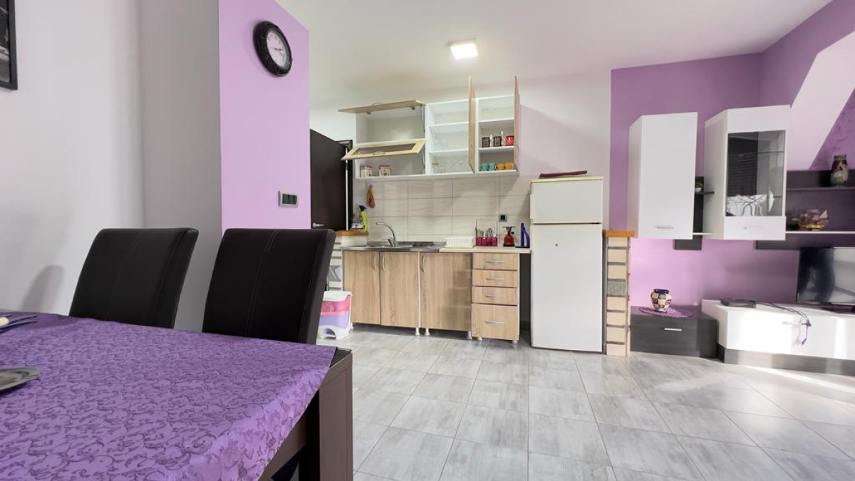 Casa en el Bar, Montenegro, 300 m² - imagen 1