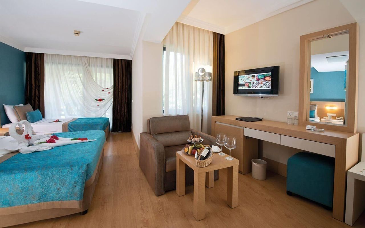 Hotel en Kemer, Turquia, 10 000 m² - imagen 1