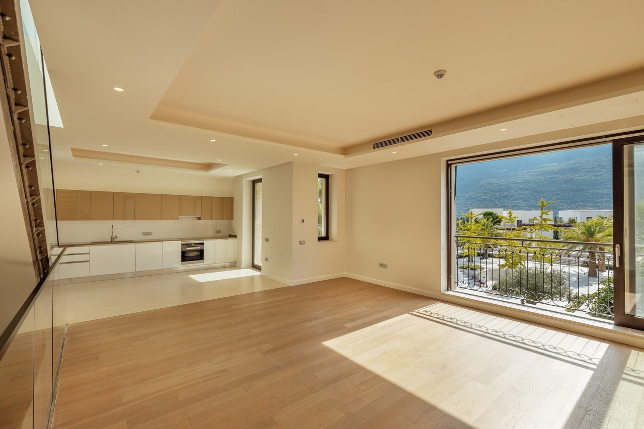 Villa in Herceg-Novi, Montenegro, 325 m² - picture 11