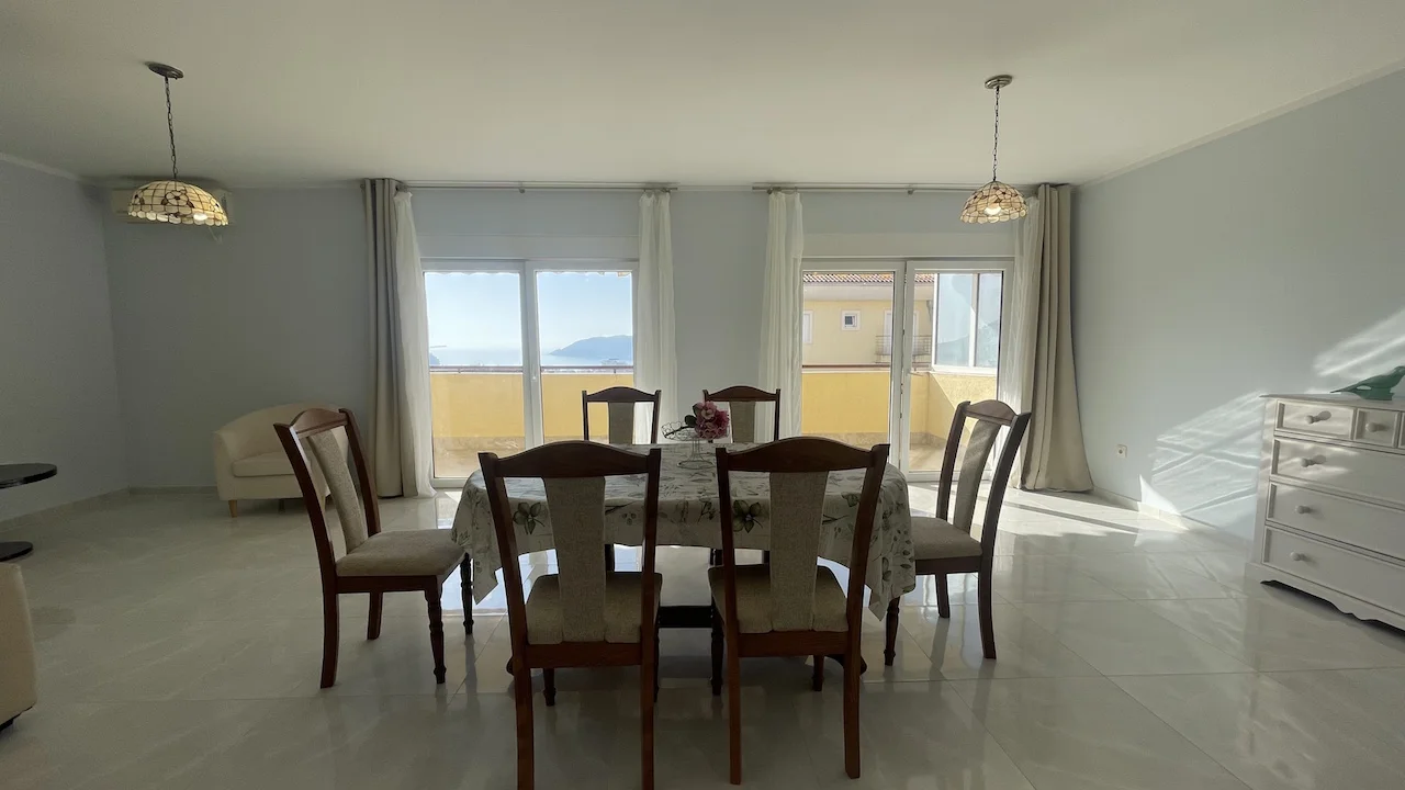 Piso en Budva, Montenegro, 138 m² - imagen 1