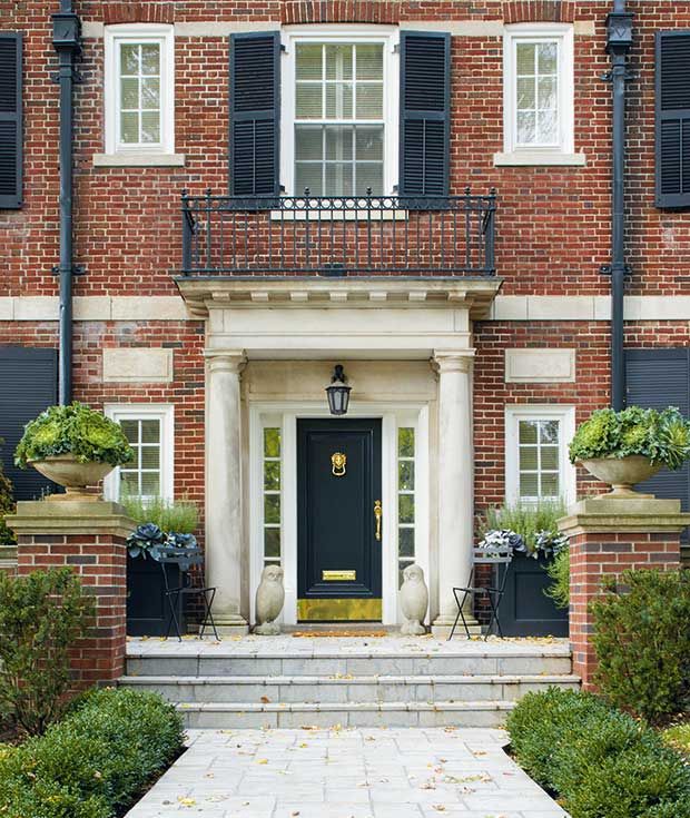 Commercial apartment building in London, United Kingdom, 600 m² - picture 1