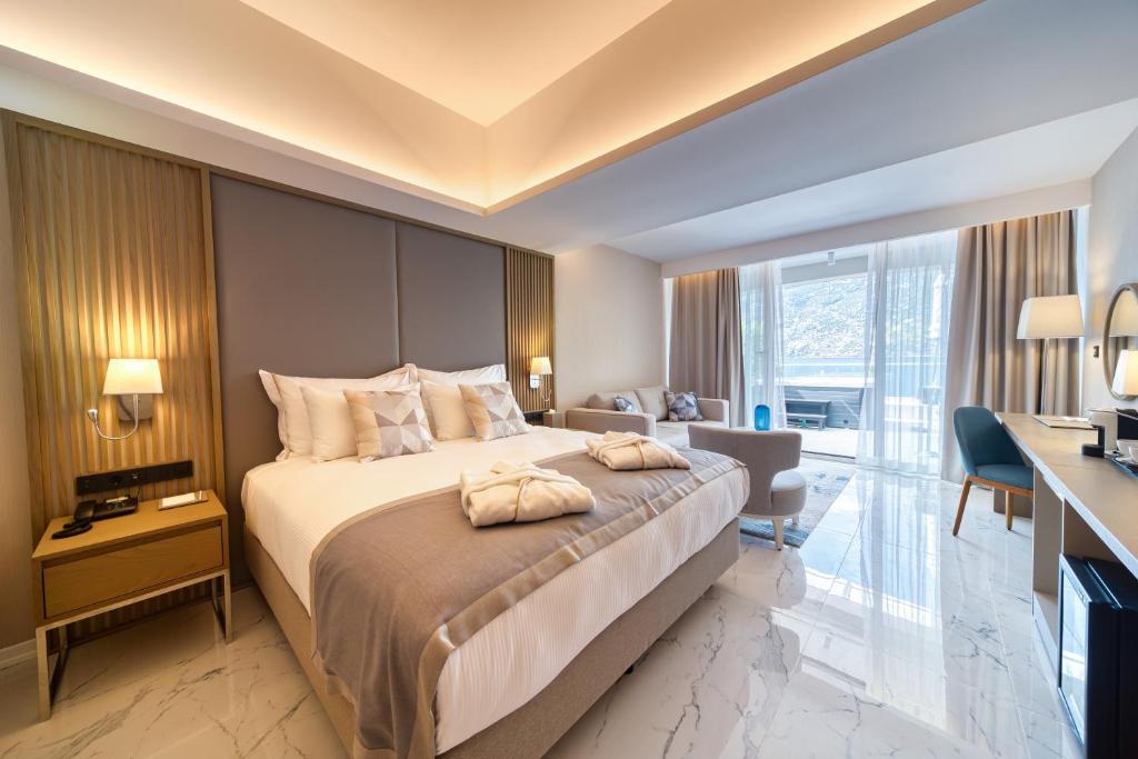 Hôtel à Kotor, Monténégro, 16 800 m² - image 1