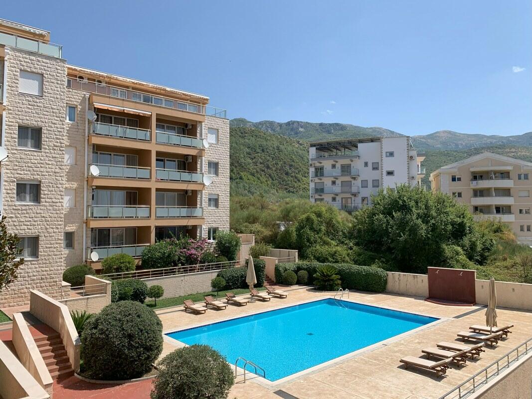 Piso en Becici, Montenegro, 114 m² - imagen 1