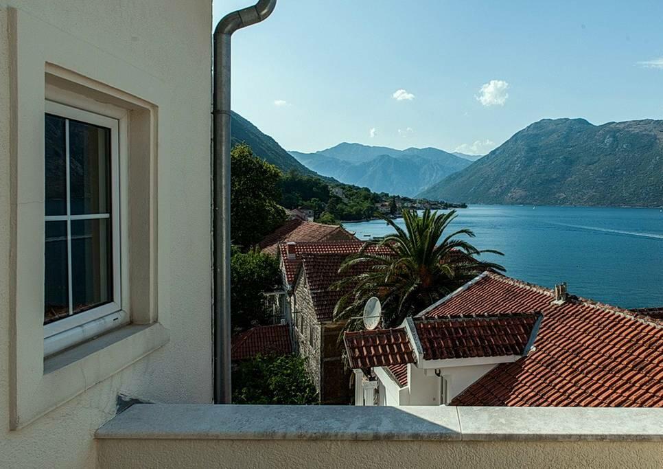 Piso en Prcanj, Montenegro, 54 m² - imagen 1