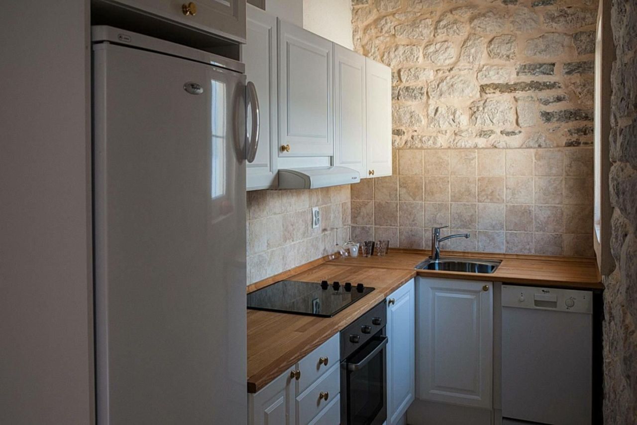 Flat in Prcanj, Montenegro, 54 m² - picture 8