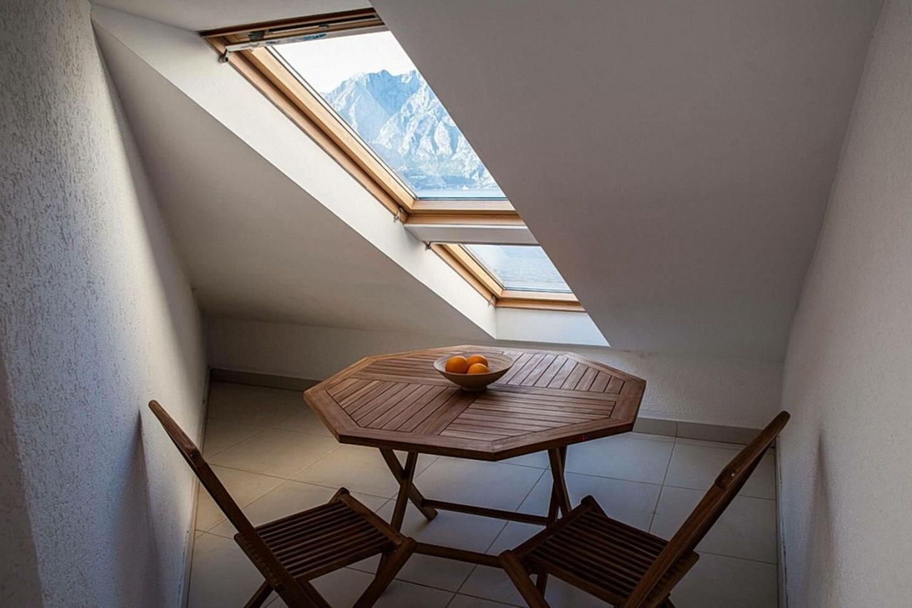 Flat in Prcanj, Montenegro, 54 m² - picture 10