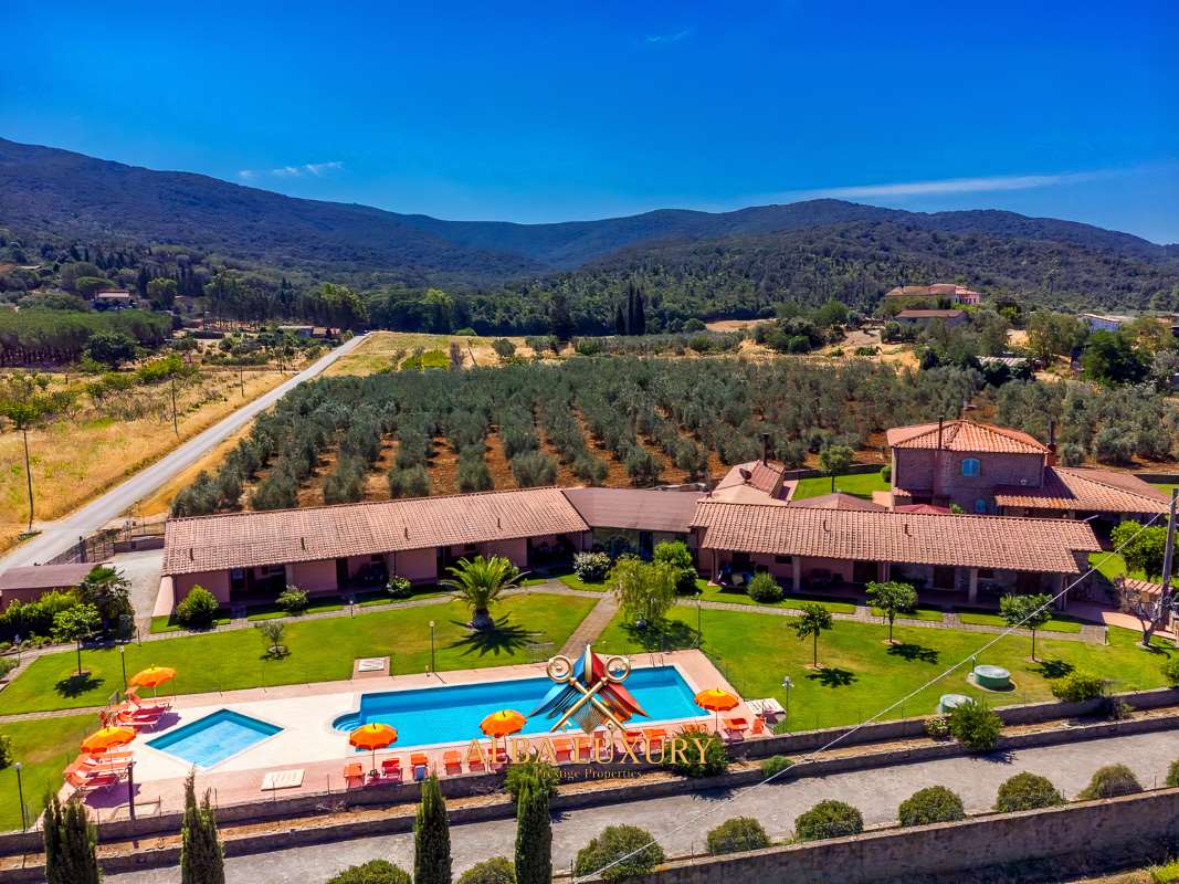 Villa Podere Casolino - Puntone, Italia, 700 m² - imagen 1