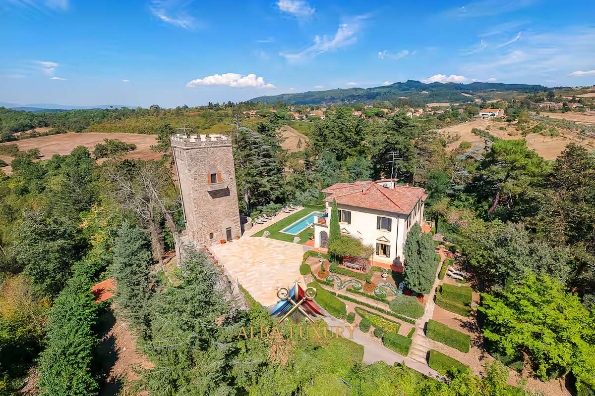 Villa Via Mattio, Italy, 750 m² - picture 1