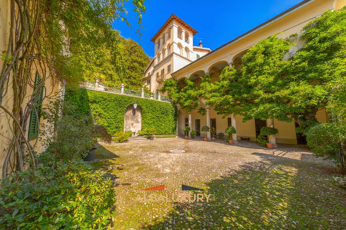 Apartment Via Guglielmo Marconi, Italy, 1 000 m² - picture 1