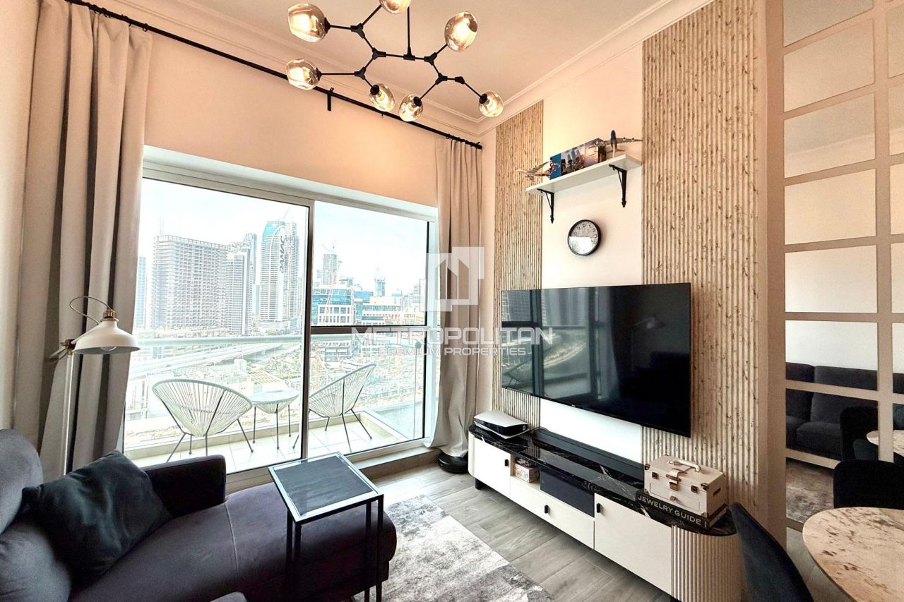 Apartment in Dubai, UAE, 57 m² - picture 1