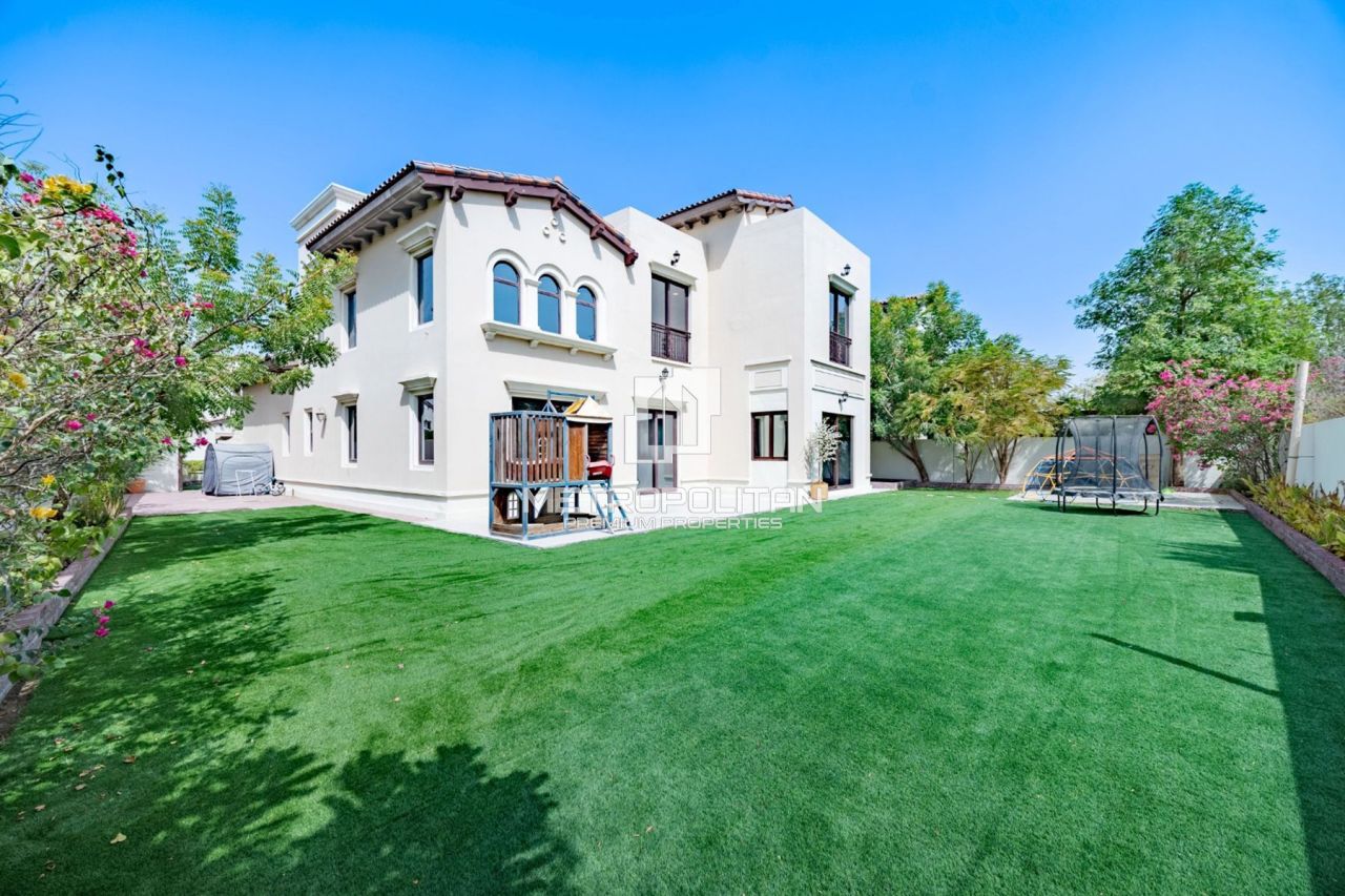 Villa in Dubai, VAE, 710 m² - Foto 1