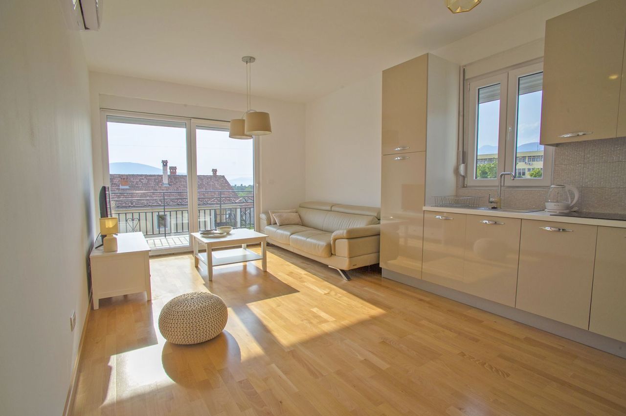 Appartement à Tivat, Monténégro, 43 m² - image 1