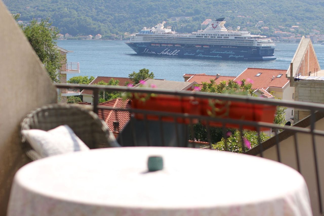 Apartamento en Dobrota, Montenegro, 55 m² - imagen 1