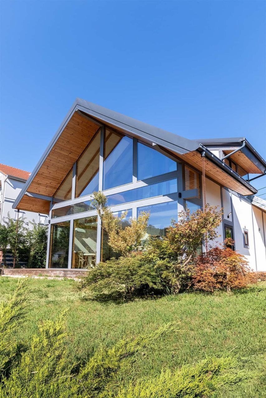 Villa à Tivat, Monténégro, 162 m² - image 1