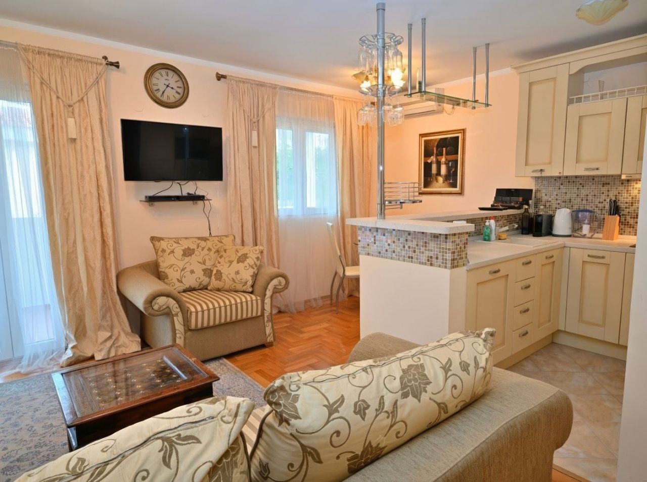 Apartamento en Budva, Montenegro, 83 m² - imagen 1