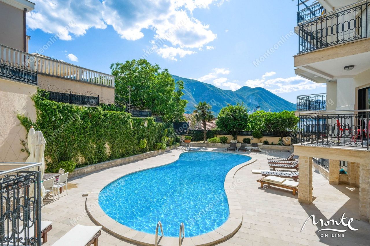 Apartment in Dobrota, Montenegro, 85 m² - picture 2