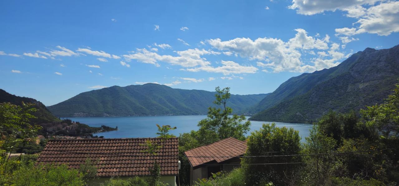 Land in Risan, Montenegro, 910 m² - picture 2