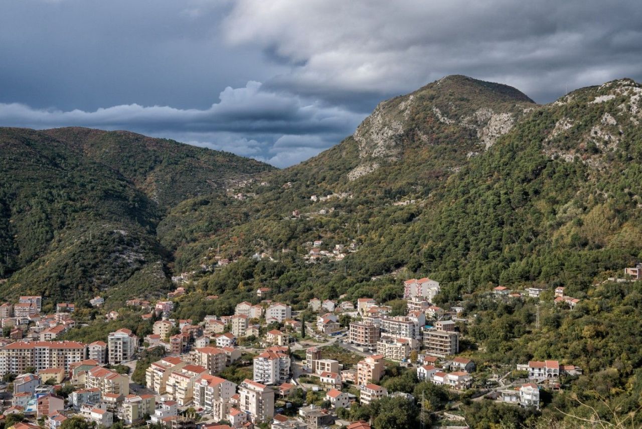 Terrain à Budva, Monténégro, 41 415 m² - image 2