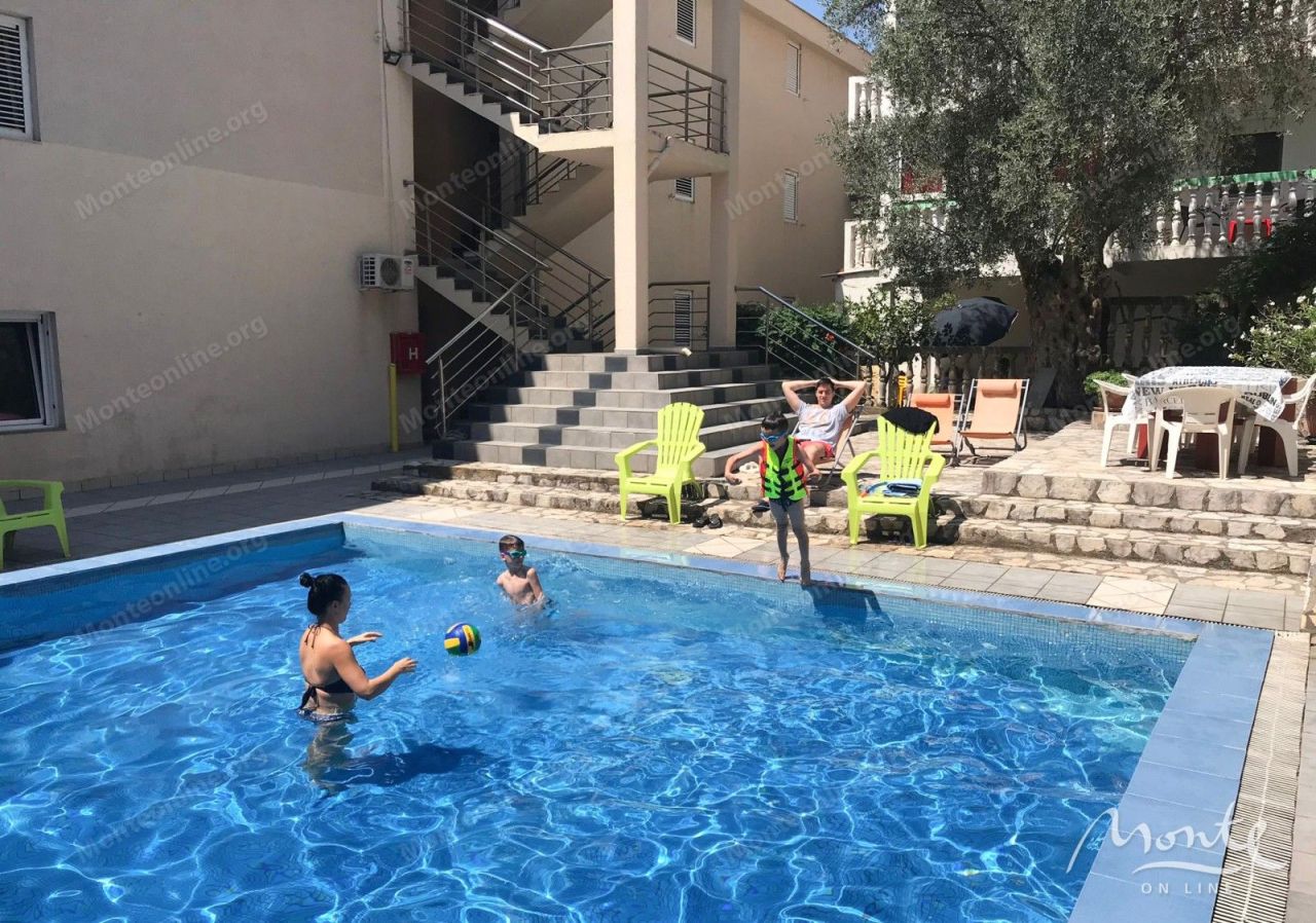 Appartement à Petrovac, Monténégro, 84 m² - image 2