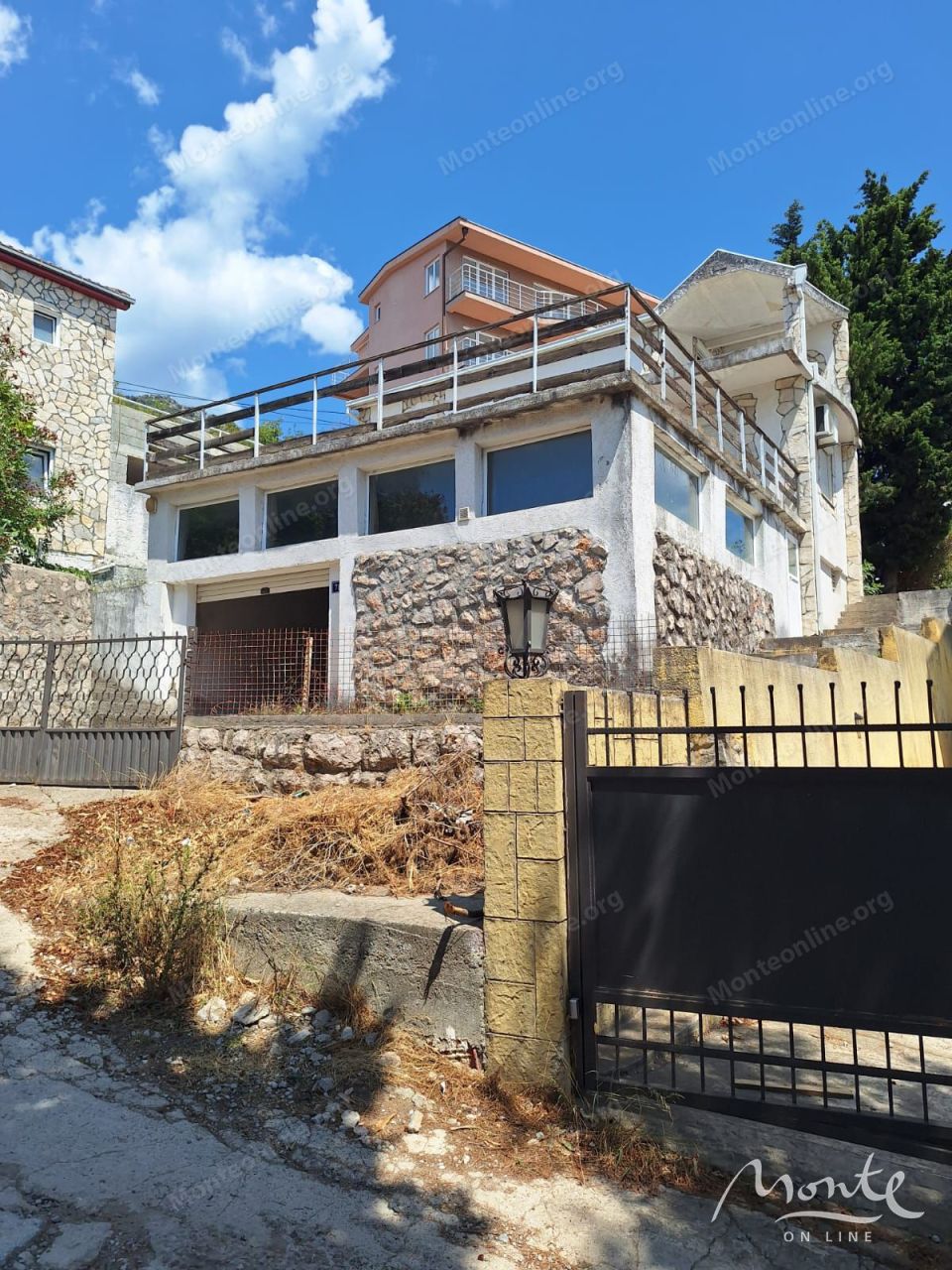 Villa in Bar, Montenegro, 170 m² - picture 2