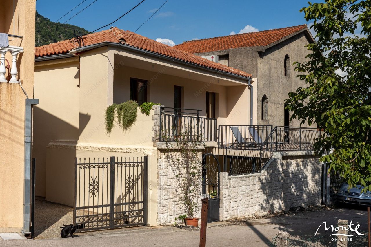 Villa in Kotor, Montenegro, 110 m² - Foto 2