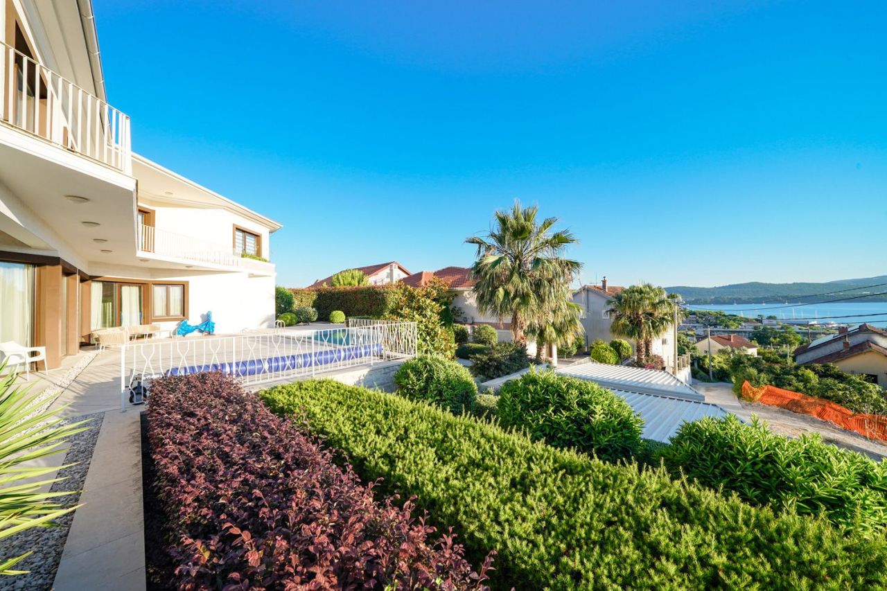 Villa in Tivat, Montenegro, 285 m² - picture 3