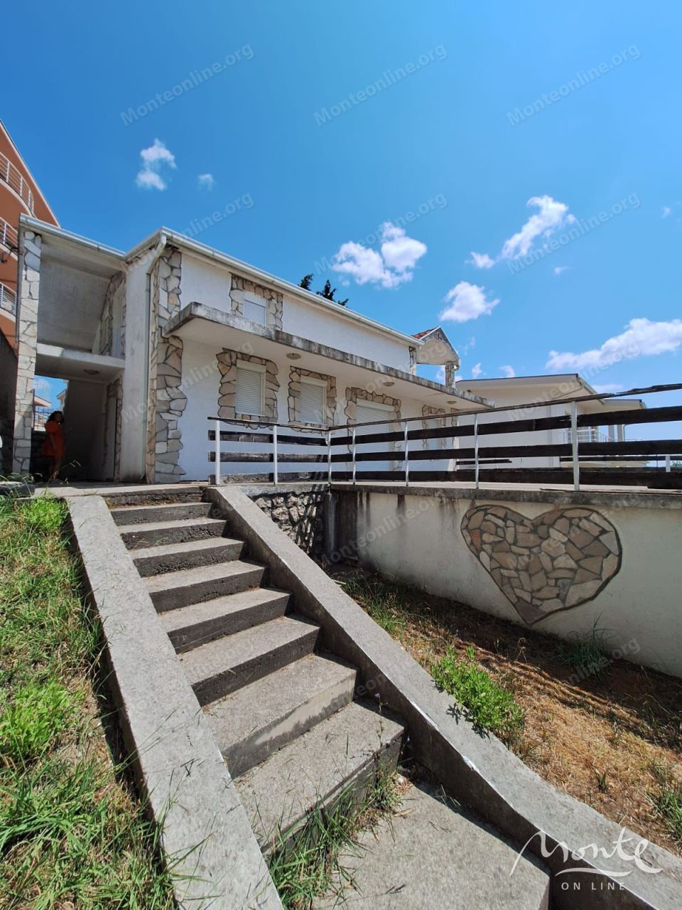 Villa in Bar, Montenegro, 170 m² - picture 3