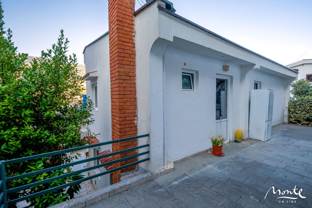 Villa en Budva, Montenegro, 215 m² - imagen 3