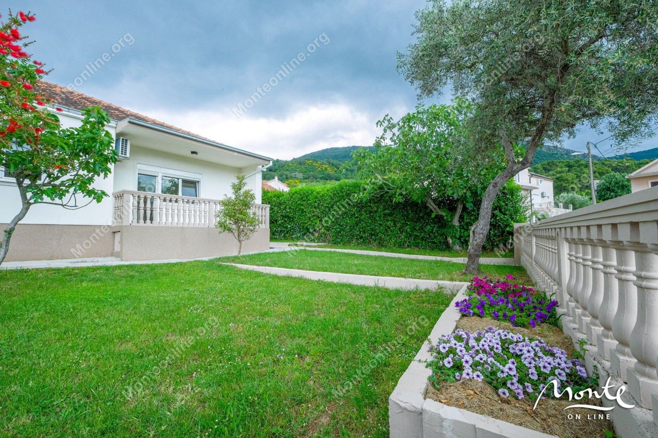 Villa à Tivat, Monténégro, 118 m² - image 3