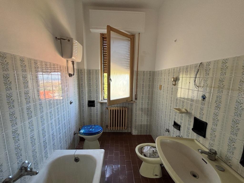 Casa adosada en Citta Sant'Angelo, Italia, 176 m² - imagen 6