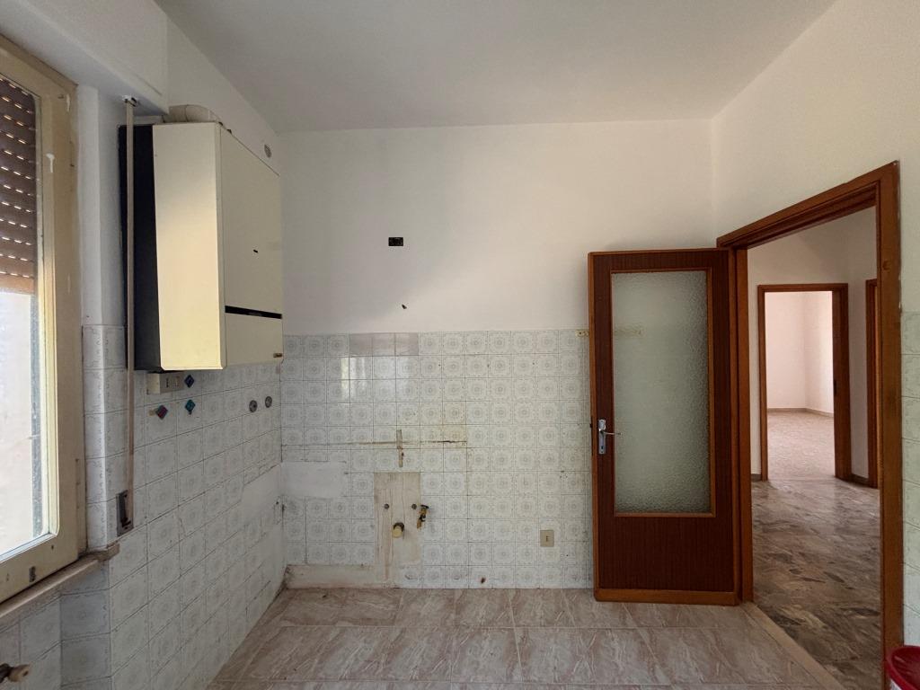 Casa adosada en Citta Sant'Angelo, Italia, 176 m² - imagen 4