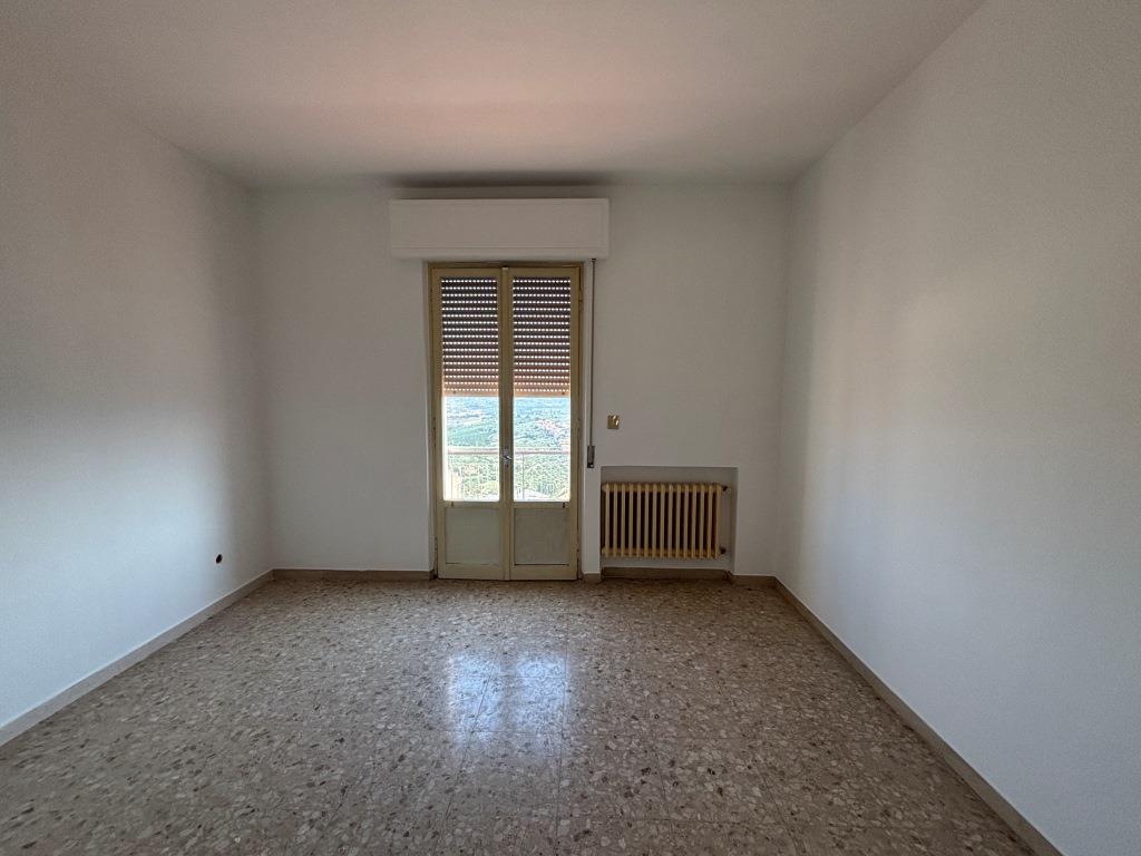 Casa adosada en Citta Sant'Angelo, Italia, 176 m² - imagen 7