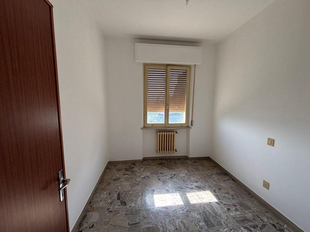 Casa adosada en Citta Sant'Angelo, Italia, 176 m² - imagen 9