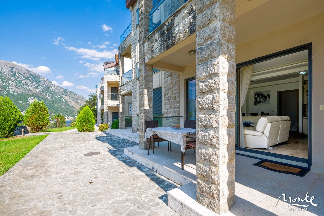 Apartment in Kostanjica, Montenegro, 68 m² - picture 4