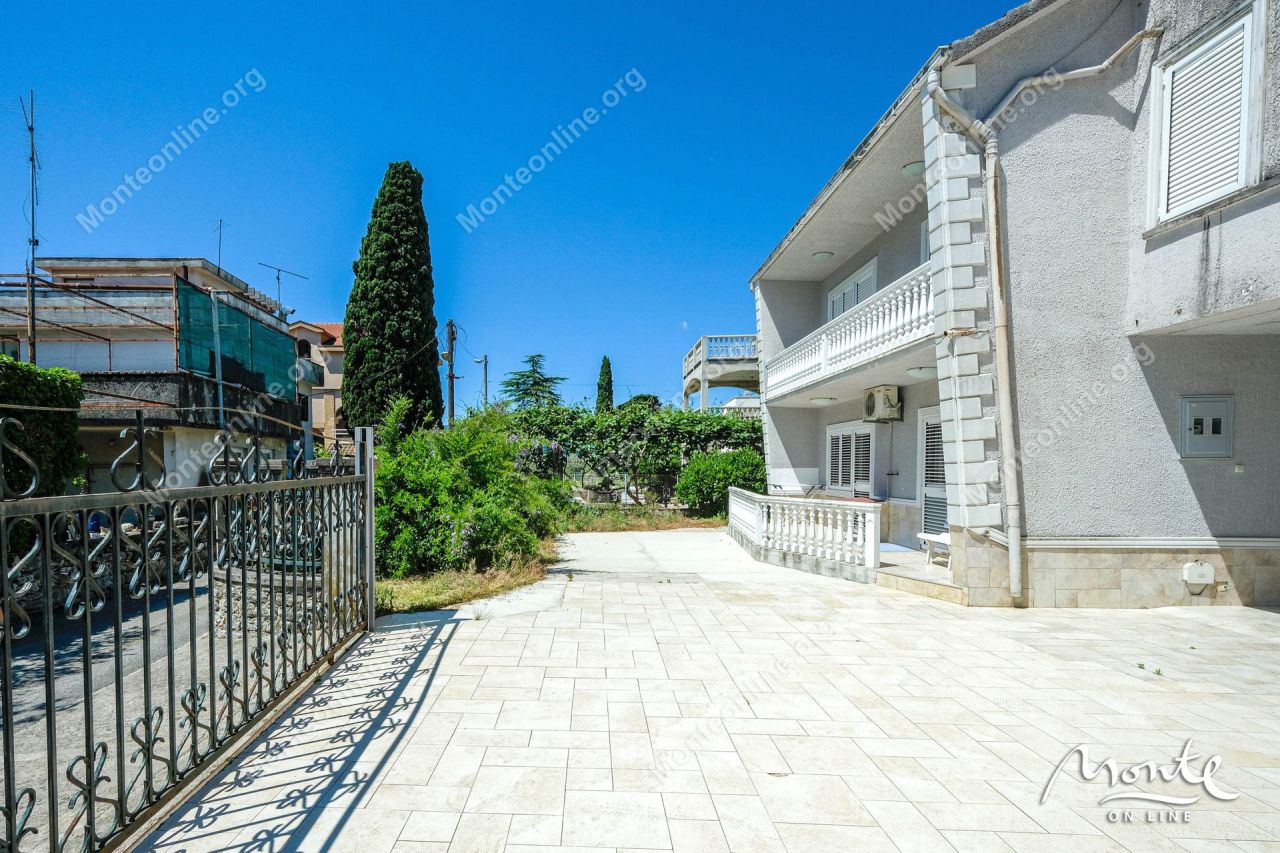 Grundstück in Tivat, Montenegro, 800 m² - Foto 4