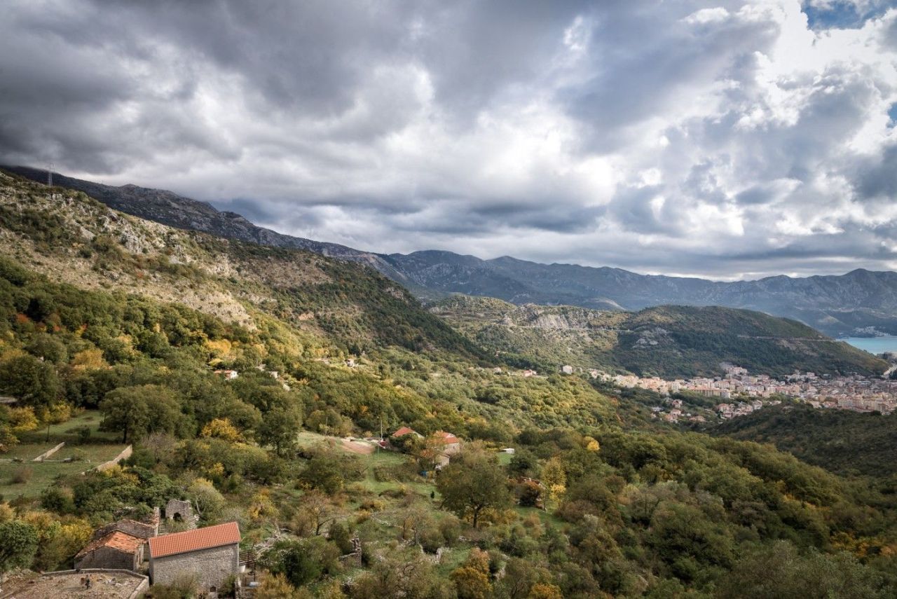 Terrain à Budva, Monténégro, 41 415 m² - image 5