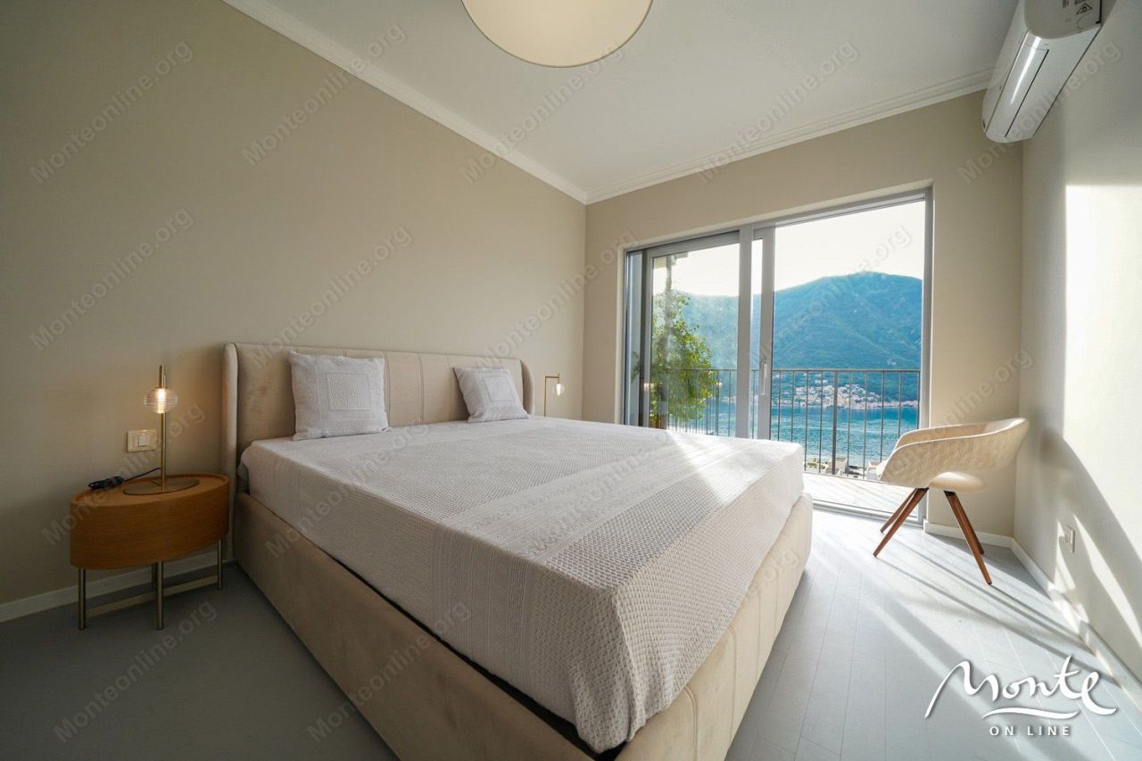 Apartment in Dobrota, Montenegro, 158 m² - picture 6