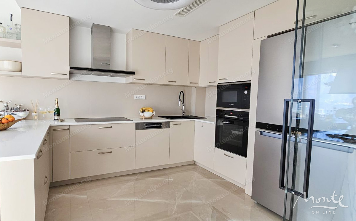 Apartment in Budva, Montenegro, 124.19 m² - picture 8