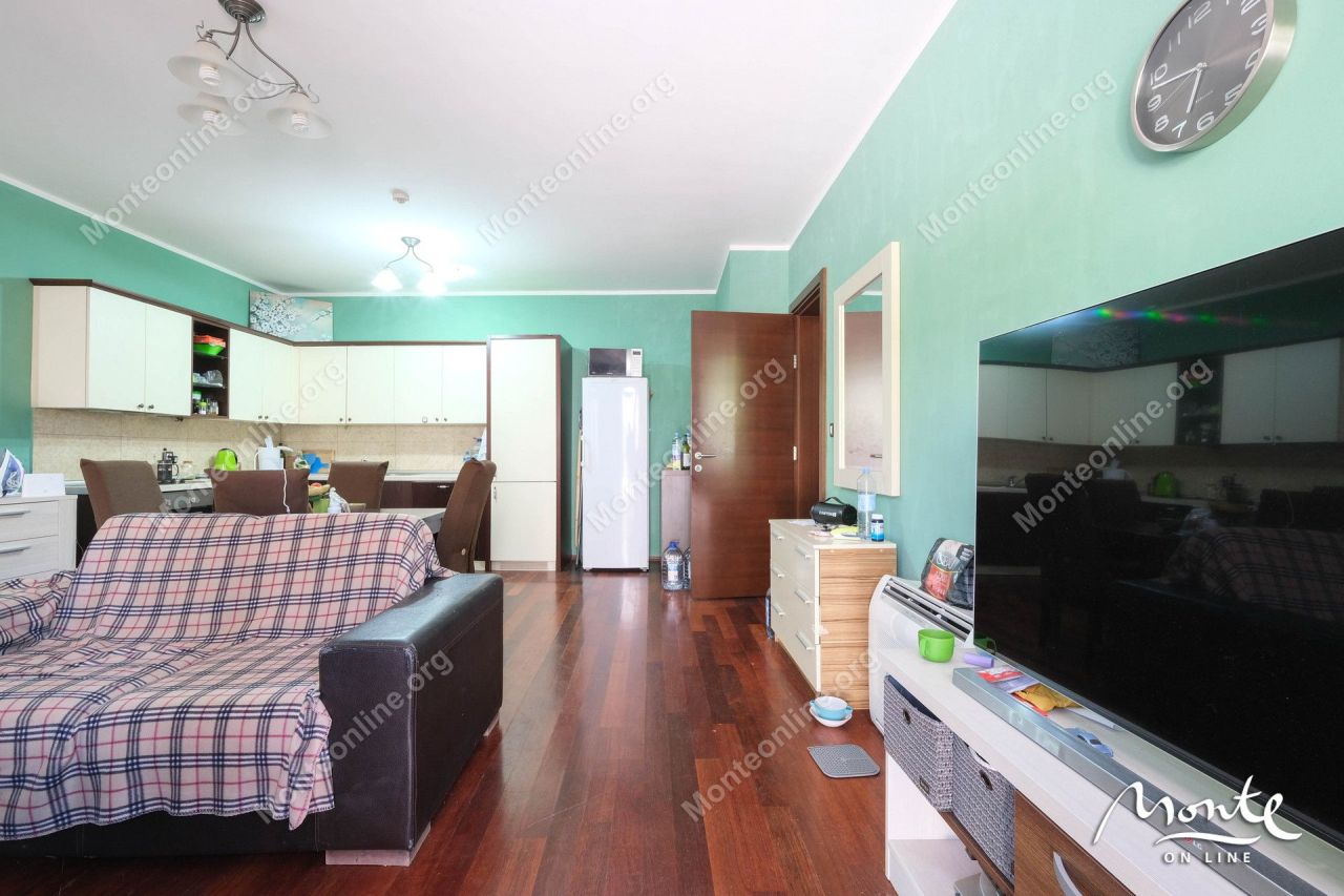 Apartment in Dobrota, Montenegro, 85 m² - picture 9