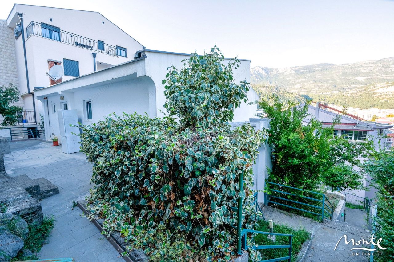 Villa en Budva, Montenegro, 215 m² - imagen 11