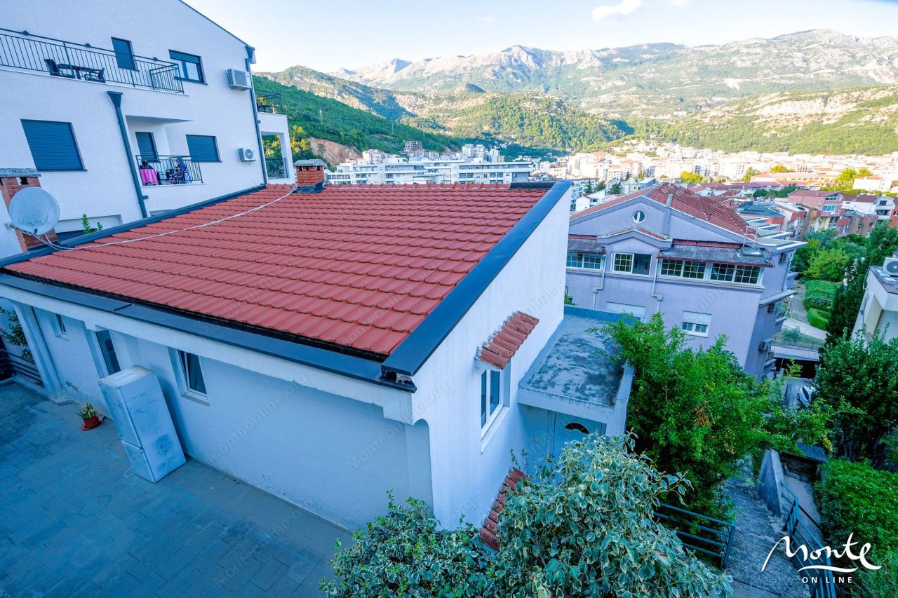 Villa en Budva, Montenegro, 215 m² - imagen 13