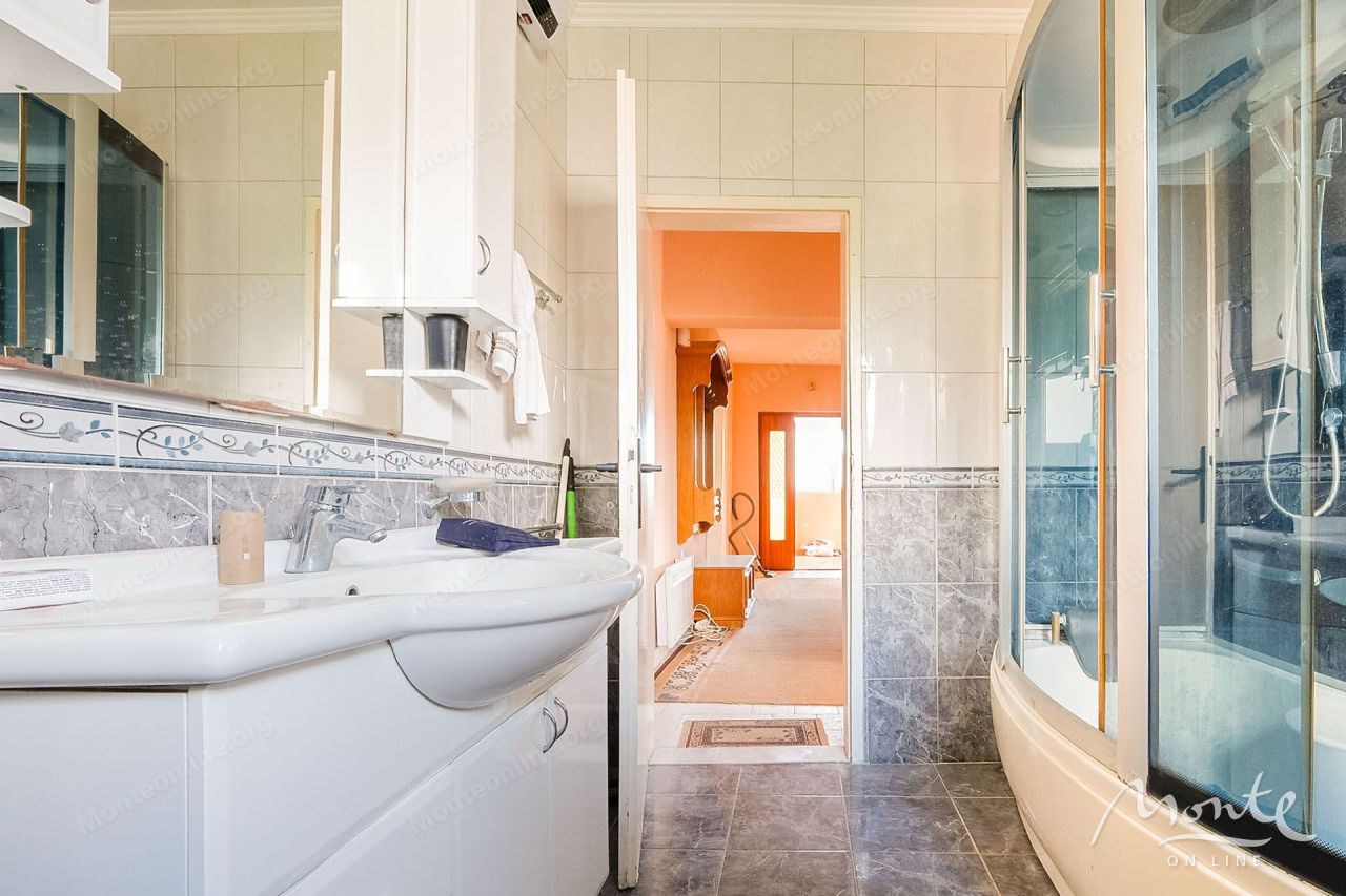 Villa in Tivat, Montenegro, 119 m² - picture 13