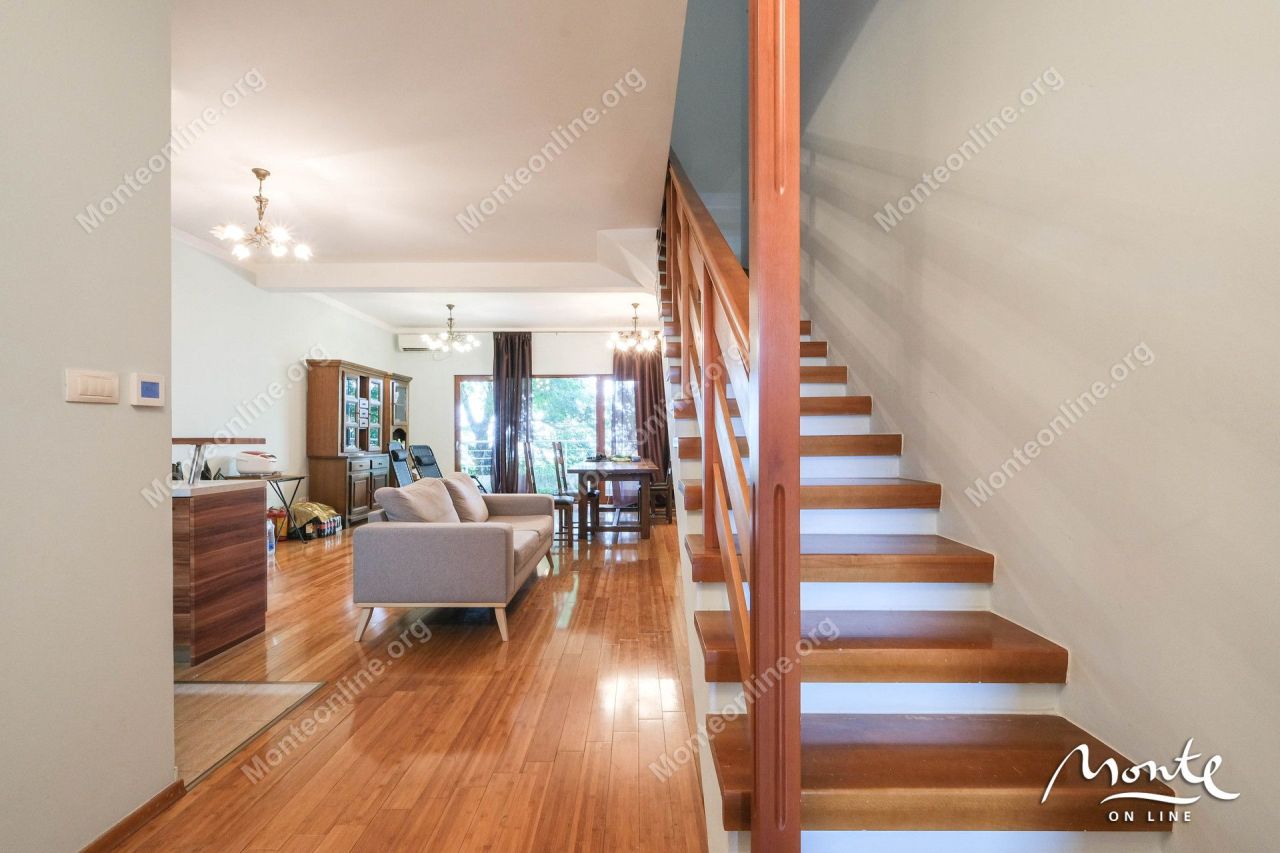 Apartment in Risan, Montenegro, 130 m² - picture 13